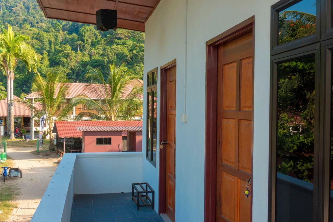 Tioman Cabana Bed & Breakfast Kampong Ayer Batang Exterior foto